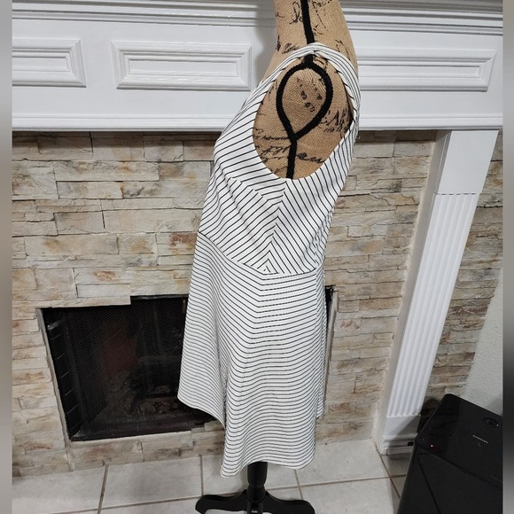 Loft black and white stretch fit n flare skater dress size 10P new!!! - Picture 3 of 5